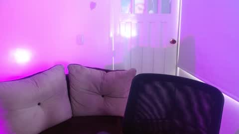 Snapshot of milfrosalie chatting on February 13, 10:17 pm Rosalie online show from February 13, 10:17 pm