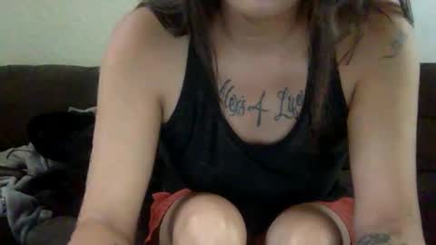 Snapshot of milfsfreaky69 chatting on April 5, 5:21 pm BabygirlsFreaky online show from April 5, 5:21 pm