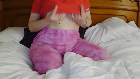 MilfyTitts online show from October 28, 3:14 pm