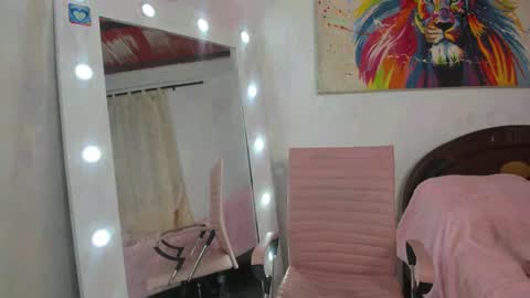 Snapshot of mili_petite18 chatting on September 20, 2:12 am mili_petite18 online show from September 20, 2:12 am