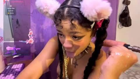 Snapshot of milikitt chatting on October 6, 5:49 am milikitt online show from October 6, 5:49 am