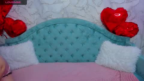 Snapshot of milinafox chatting on February 26, 1:21 am milinafox online show from February 26, 1:21 am
