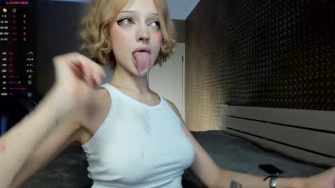 Snapshot of milinamarvelous chatting on March 26, 12:50 am Mila 3 aka Deepthroat World Champion online show from March 26, 12:50 am