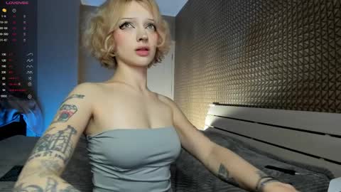 Snapshot of milinamarvelous chatting on April 4, 1:48 am Mila 3 aka Deepthroat World Champion online show from April 4, 1:48 am