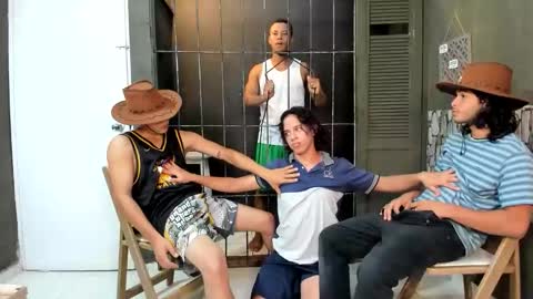 Snapshot of military410 chatting on October 22, 8:30 pm Military room online show from October 22, 8:30 pm