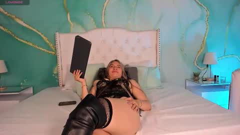 MiLKa VeLvEtT online show from February 12, 11:49 am