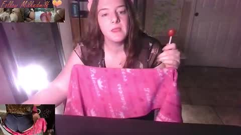 Snapshot of milkedmilf chatting on November 5, 6:35 am milkedmilf online show from November 5, 6:35 am