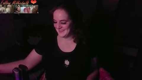 Snapshot of milkedmilf chatting on November 10, 7:18 am milkedmilf online show from November 10, 7:18 am