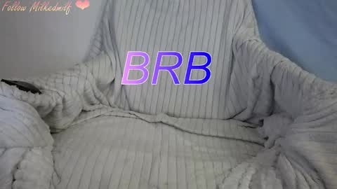 Snapshot of milkedmilf chatting on December 14, 6:52 am milkedmilf online show from December 14, 6:52 am