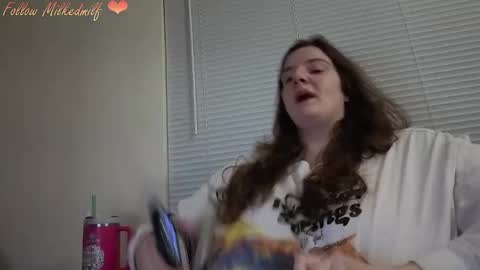 Snapshot of milkedmilf chatting on December 15, 5:55 am milkedmilf online show from December 15, 5:55 am