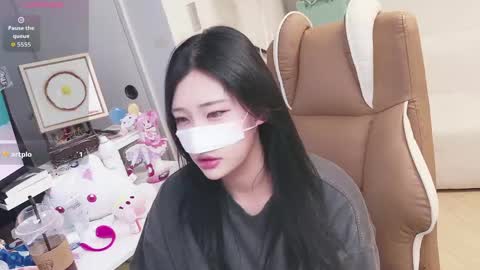 Snapshot of milksola chatting on May 26, 10:55 am milksola online show from May 26, 10:55 am