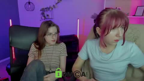 milky_mia_ online show from April 30, 9:19 pm