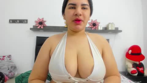 Snapshot of milky_way_18 chatting on January 5, 1:15 pm milky_way_18 online show from January 5, 1:15 pm