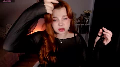 Snapshot of milky_wayx chatting on November 30, 5:22 am Lisa online show from November 30, 5:22 am