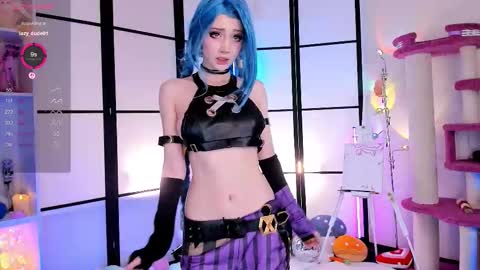 milky cute online show from March 7, 6:27 pm