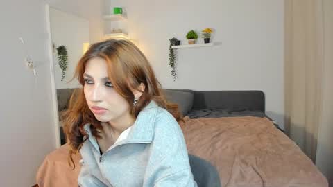 Snapshot of milkyscars_ chatting on September 26, 11:25 am Darcy online show from September 26, 11:25 am