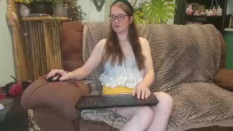 Snapshot of milkyseaofpeach chatting on January 3, 10:40 pm Peach Doll online show from January 3, 10:40 pm