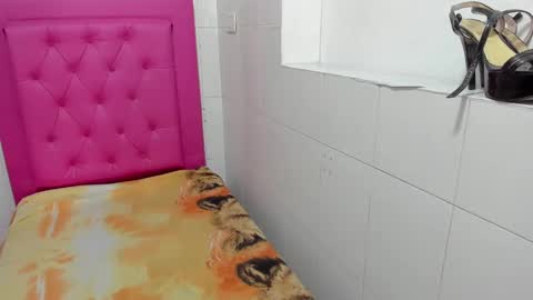 milkyway_18 online show from September 27, 2:33 pm