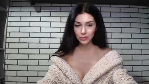 milla bella online show from December 5, 7:32 pm