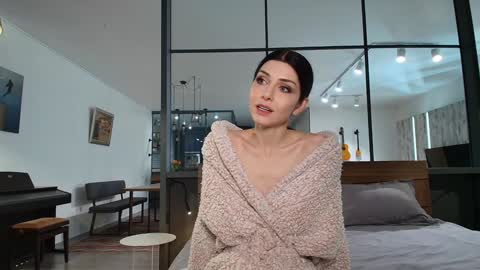 milla bella online show from March 4, 7:31 pm