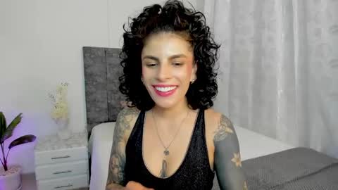 Milagros online show from December 26, 1:32 pm