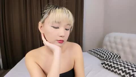 Snapshot of milla_waves chatting on October 3, 2:58 pm Milla or just Mi online show from October 3, 2:58 pm