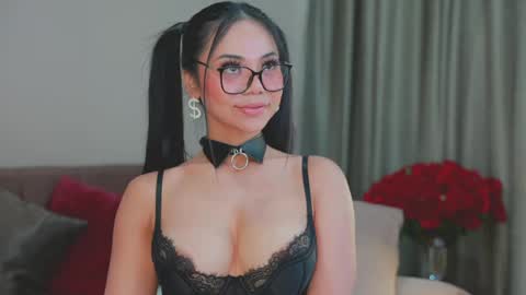 Snapshot of millabelle chatting on March 24, 2:05 am MillaBelle online show from March 24, 2:05 am