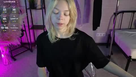 Snapshot of millaholt chatting on October 1, 1:44 am Hello Im Mila online show from October 1, 1:44 am