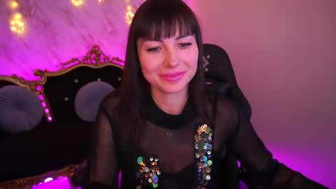 Snapshot of millaluxlove chatting on January 12, 8:19 am millaluxlove online show from January 12, 8:19 am