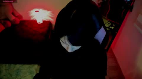 Snapshot of millandiux chatting on April 14, 2:17 am millandiux online show from April 14, 2:17 am