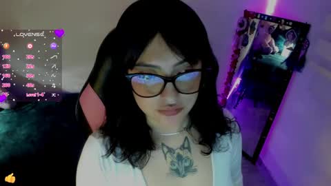 Snapshot of millandiux chatting on May 7, 2:17 am millandiux online show from May 7, 2:17 am