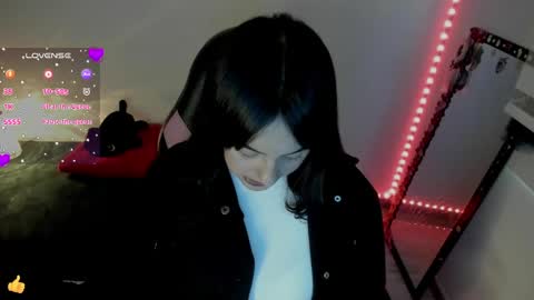 Snapshot of millandiux chatting on May 16, 10:41 pm millandiux online show from May 16, 10:41 pm