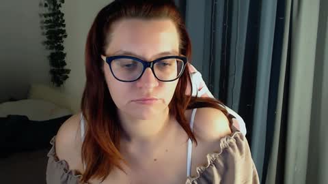 Snapshot of millapoolys chatting on December 2, 6:21 pm Milla online show from December 2, 6:21 pm