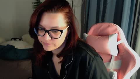 Snapshot of millapoolys chatting on December 6, 8:29 pm Milla online show from December 6, 8:29 pm