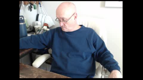 Snapshot of millenium0129 chatting on October 22, 4:07 pm millenium0129 online show from October 22, 4:07 pm