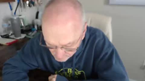 Snapshot of millenium0129 chatting on January 14, 7:19 pm millenium0129 online show from January 14, 7:19 pm