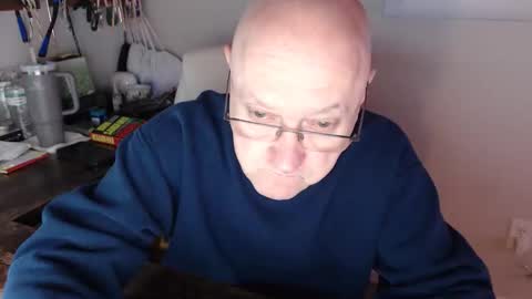 Snapshot of millenium0129 chatting on February 16, 1:02 am millenium0129 online show from February 16, 1:02 am