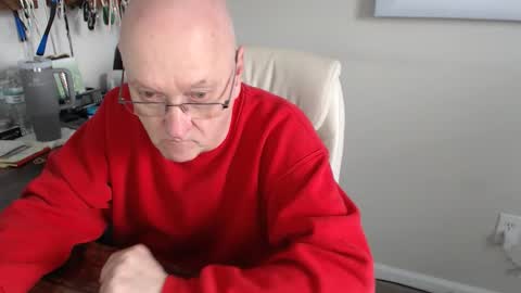 Snapshot of millenium0129 chatting on February 18, 5:09 pm millenium0129 online show from February 18, 5:09 pm