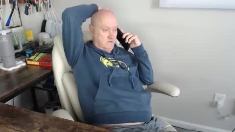 Snapshot of millenium0129 chatting on February 27, 6:41 pm millenium0129 online show from February 27, 6:41 pm