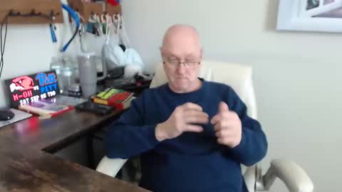 Snapshot of millenium0129 chatting on March 13, 4:24 pm millenium0129 online show from March 13, 4:24 pm