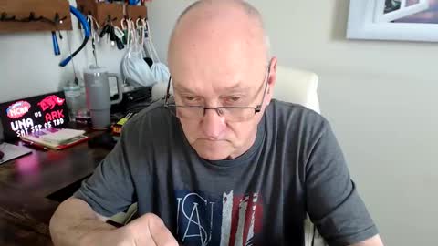 Snapshot of millenium0129 chatting on March 19, 4:33 pm millenium0129 online show from March 19, 4:33 pm