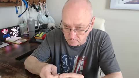 Snapshot of millenium0129 chatting on March 20, 4:56 pm millenium0129 online show from March 20, 4:56 pm