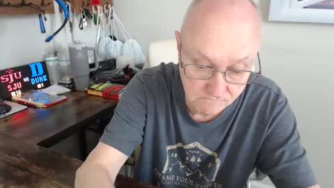 Snapshot of millenium0129 chatting on March 27, 5:12 pm millenium0129 online show from March 27, 5:12 pm