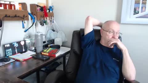 Snapshot of millenium0129 chatting on March 31, 6:41 pm millenium0129 online show from March 31, 6:41 pm