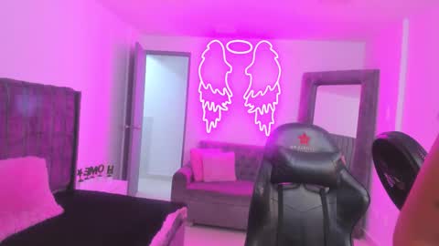 miller_silvana online show from February 24, 12:03 pm