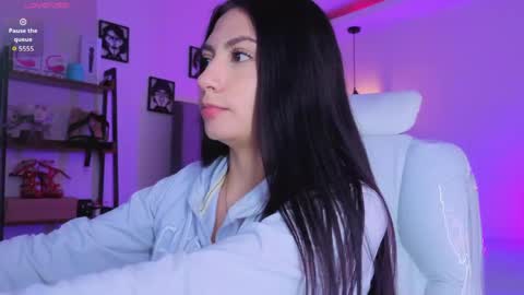 miller_vanessa_ online show from April 23, 9:06 pm