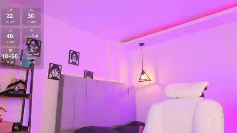 miller_vanessa_ online show from April 28, 8:58 pm