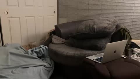 SlimnHungOH online show from December 12, 6:36 am