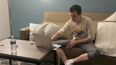 SlimnHungOH online show from December 15, 3:31 pm