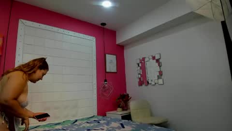 Snapshot of millers_rousse chatting on April 16, 12:17 pm millers_rousse online show from April 16, 12:17 pm